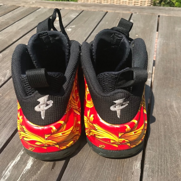 Supreme x Nike Foamposite One PRM - Red main image 2